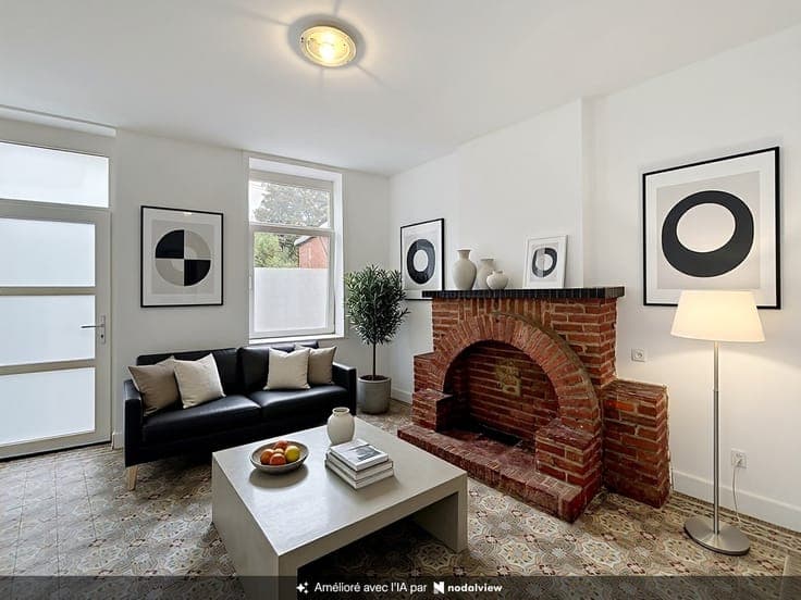 2-bedroom house to restore ideal for an investor