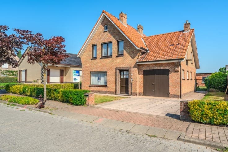 Te renoveren woning op een ruim perceel