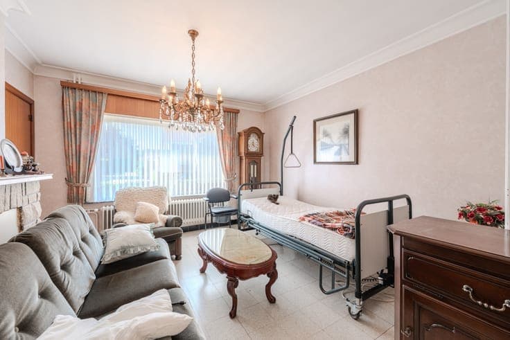 Te renoveren woning op een ruim perceel