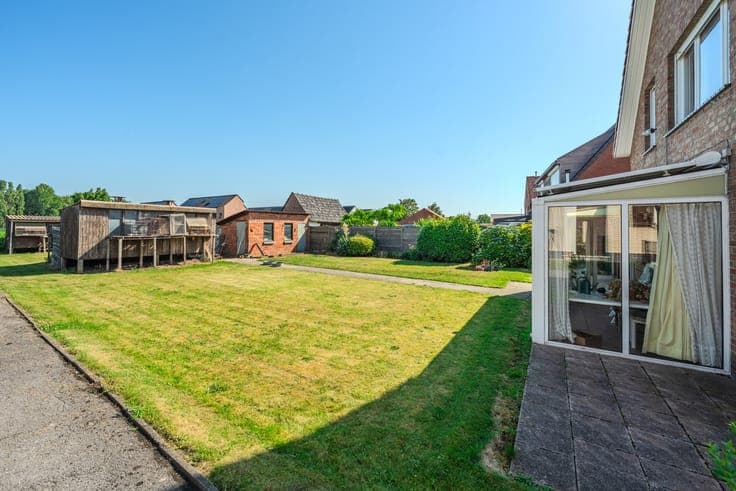 Te renoveren woning op een ruim perceel