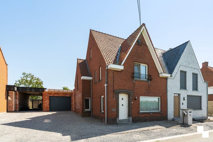 Rustig gelegen en hoofdzakelijk gerenoveerde eengezinswon...