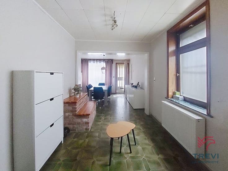 Maison 3 façades, avec cour et garage, vendue en viager occu