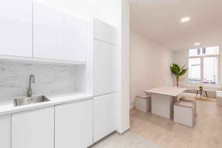 Grondig gerenoveerde woning met 3 slpks