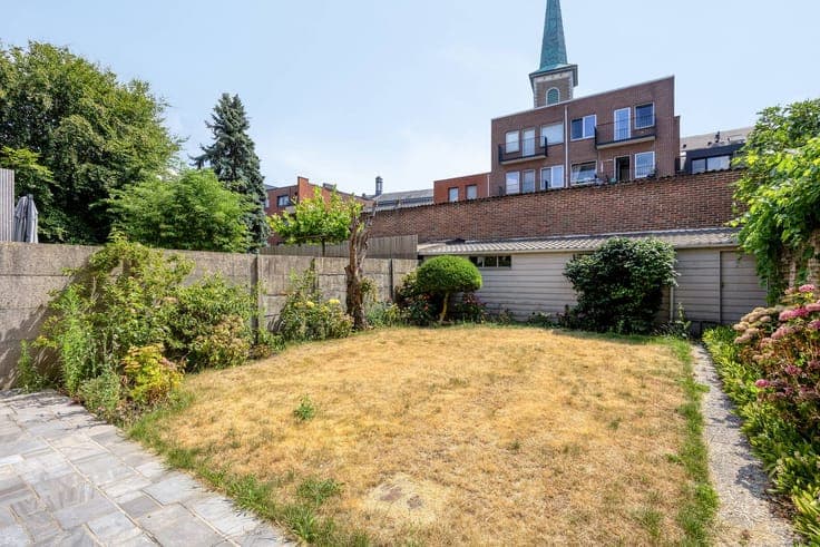 4-bedroom kangaroo house for sale in the center of Maaseik