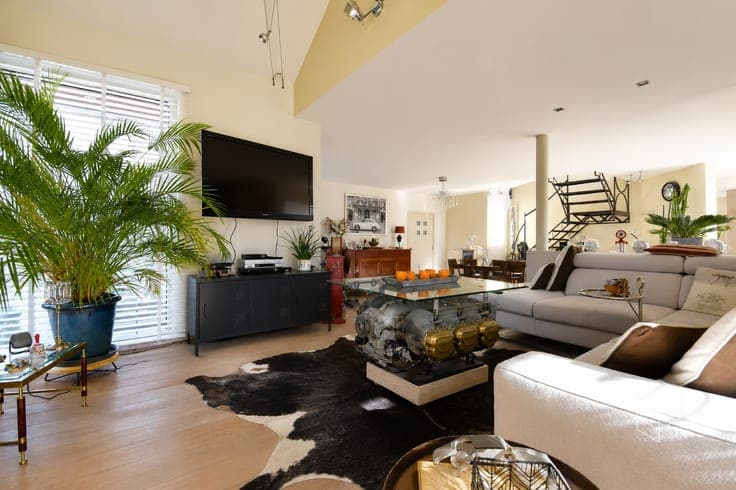 Ruime en karaktervolle woning op 926 m² centraal gelegen ...