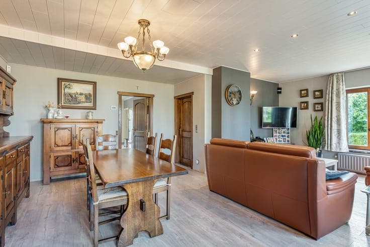 Degelijk onderhouden gezinswoning met 3 slaapkamers, voll...