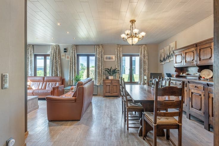 Degelijk onderhouden gezinswoning met 3 slaapkamers, voll...