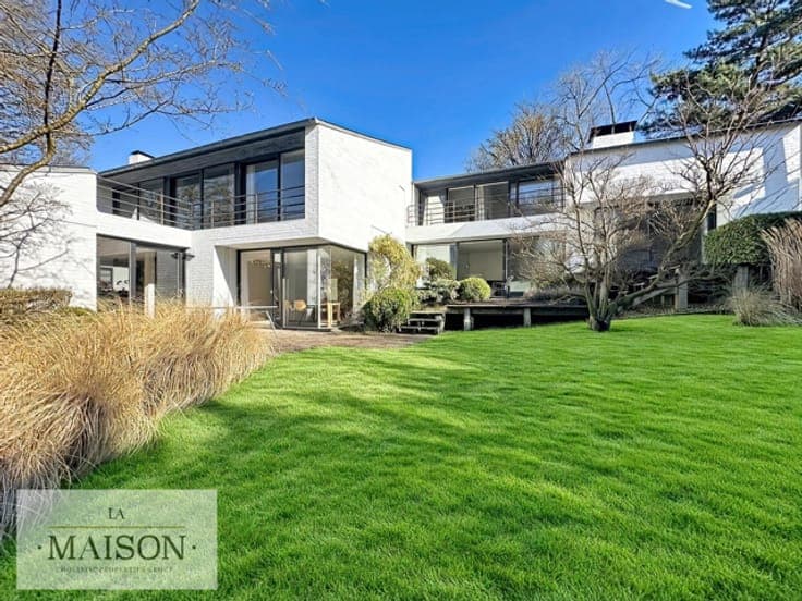 Uccle Fond Roy superb Villa Corbiau ideally located.