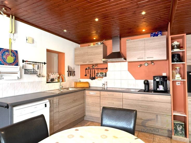 Gezellige rijwoning met een zee aan ruimte