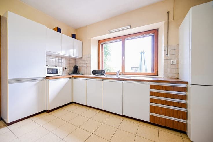 Charming property with garden, garage and annex
