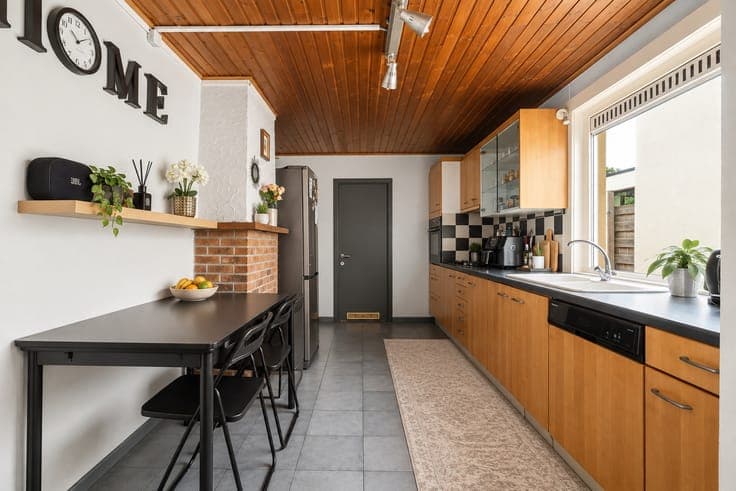 Ruime woning met 4 slaapkamers en tuin op centrale liggin...