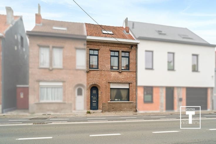 Ruime woning met 4 slaapkamers en tuin op centrale liggin...