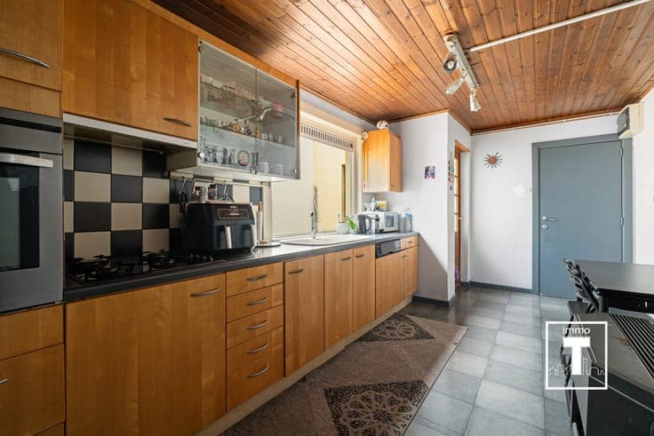 Ruime woning met 4 slaapkamers en tuin op centrale liggin...