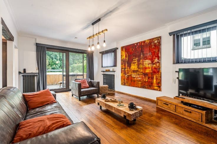 Detached home near Stockel with pool