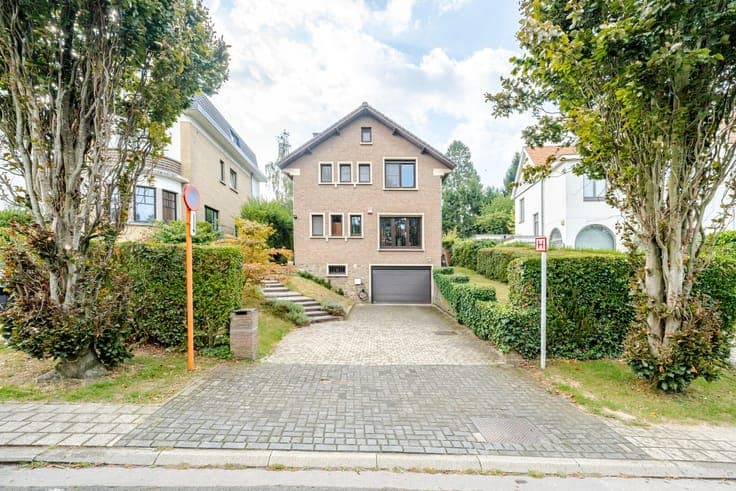 Detached home near Stockel with pool