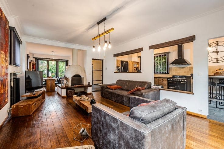 Detached home near Stockel with pool