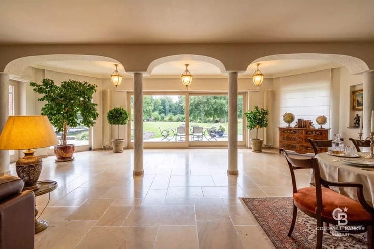 1.32-hectare estate with a swimming pool