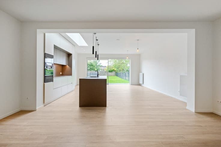 Volledig gerenoveerde, instapklare woning met 3 slpk. en ...