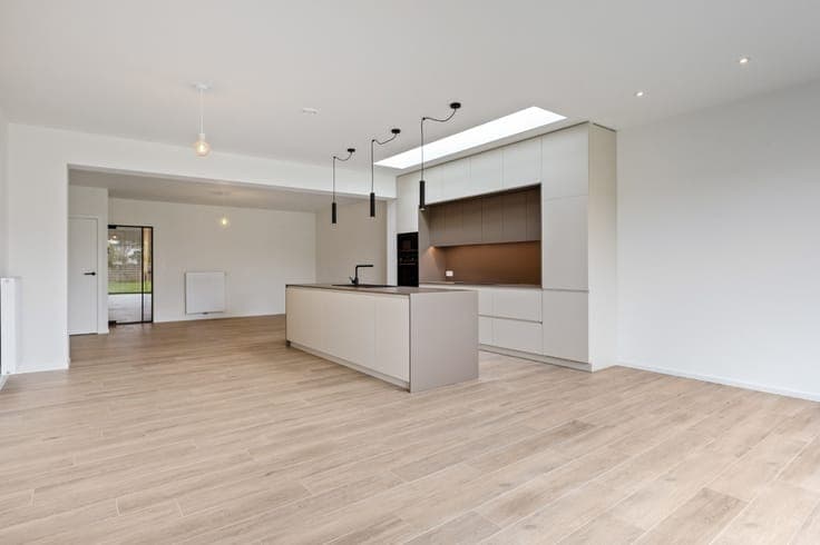 Volledig gerenoveerde, instapklare woning met 3 slpk. en ...