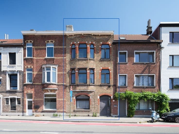 Renovation Property with Great Potential and a Characterf...