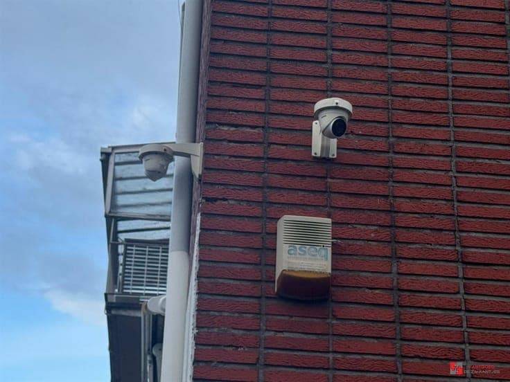 Apartment building