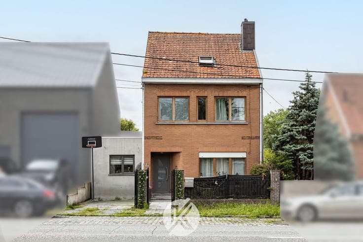Gezinswoning met 4 slaapkamers op uitstekende ligging