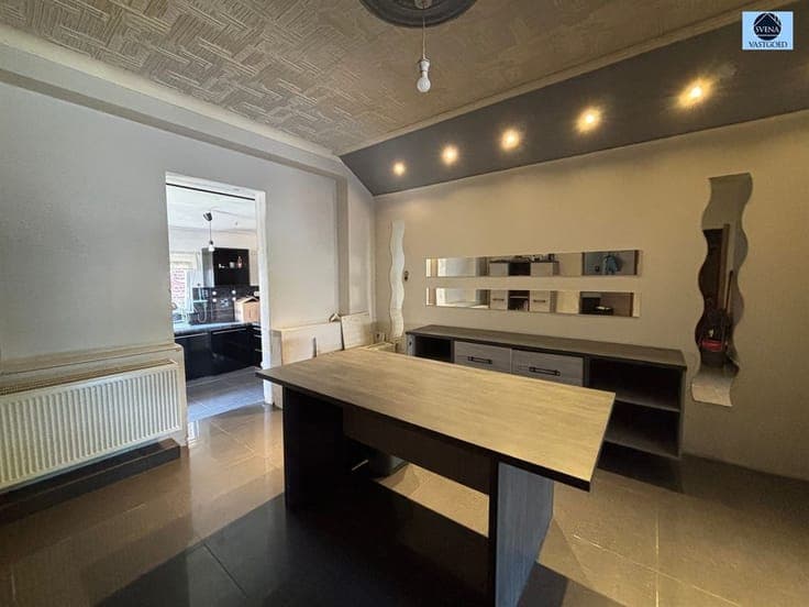 HOUSE TO REFRESH WITH 3 BEDROOMS AND GARDEN