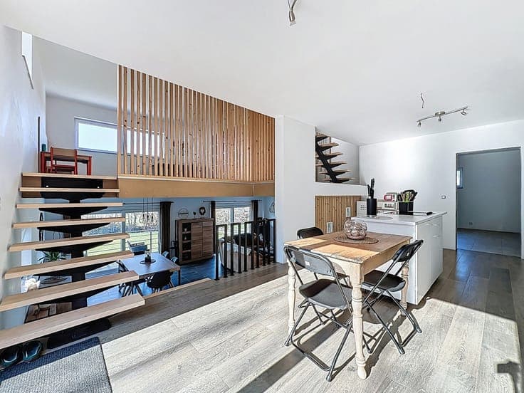 MAISON 3CH + 2SDB + ANNEXE POLYVALENTE A VENDRE A HARZE