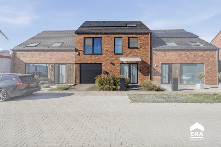 Modern BEN home in Roeselare with 5 bedrooms and garden
