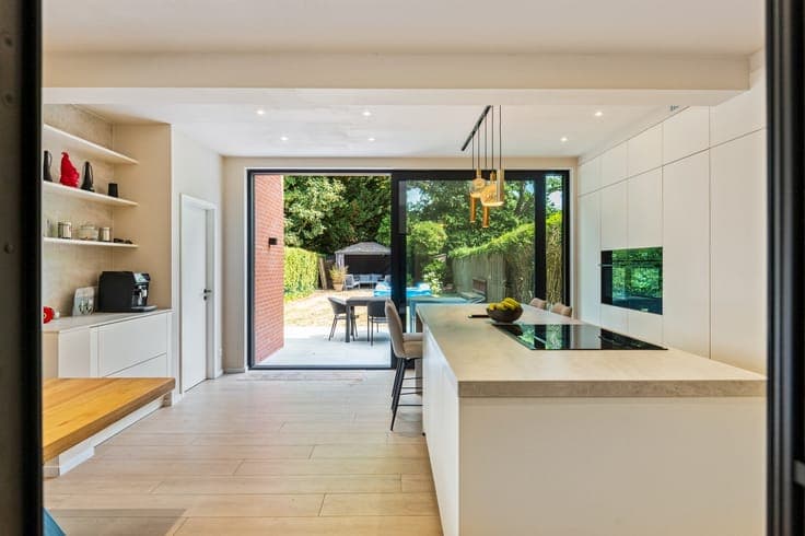 Instapklare woning met 4 slpkrs in hartje Edegem