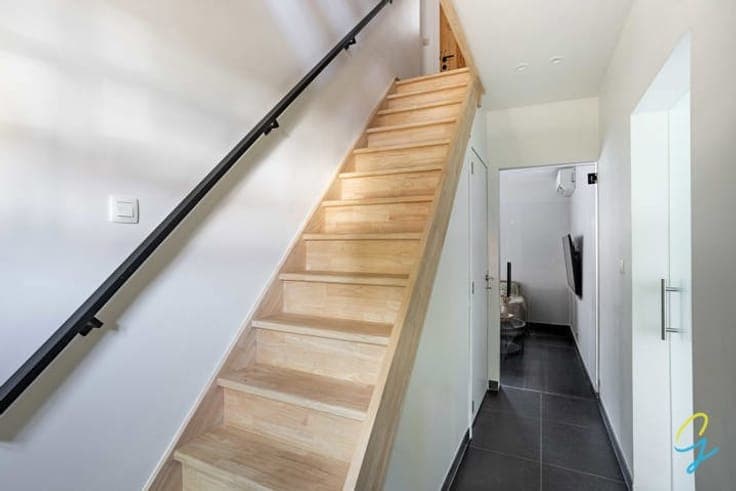 MOV-IN-READY CHARMING HOME IN AN IDYLLIC LOCATION