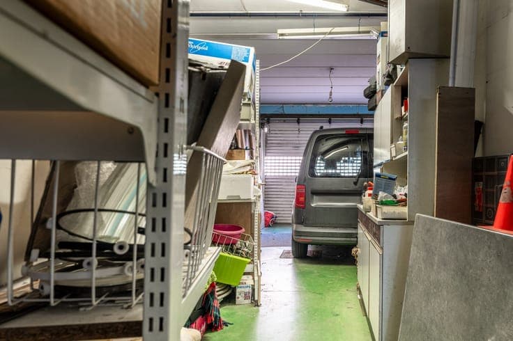 Handelspand met duplexappartement met 6 slaapkamers
