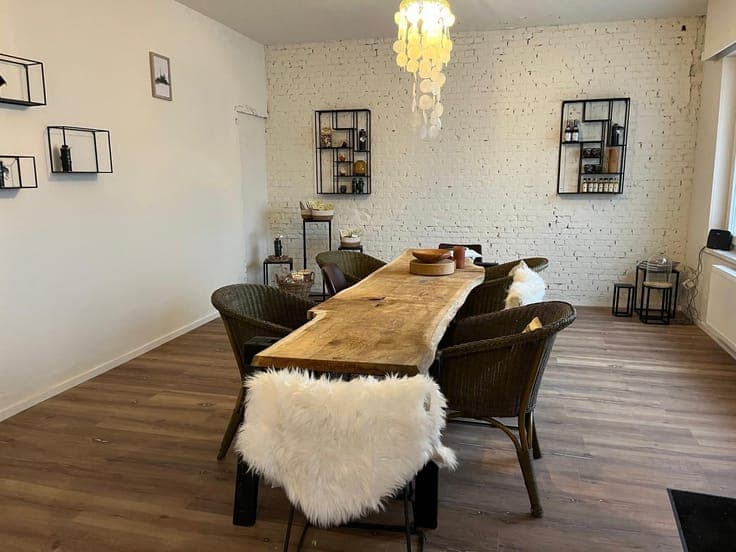 Investment property in Malle