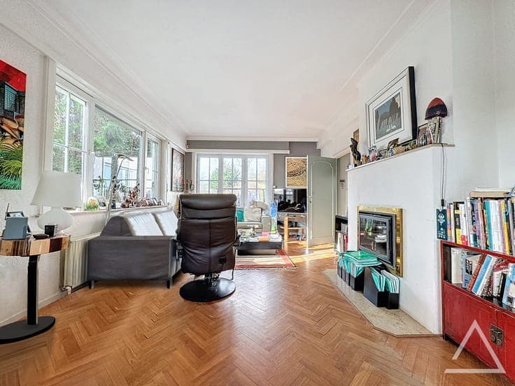 Magnificent villa with professional outbuilding