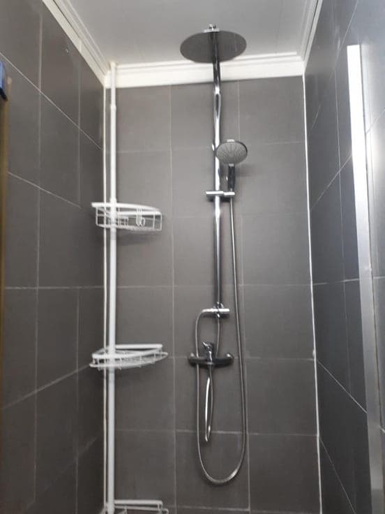 Ruime gezinswoning met veel mogelijkheden, badkamer, keuk...