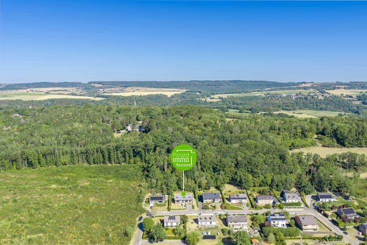Beautiful villa in a sought-after residential area of Barvau