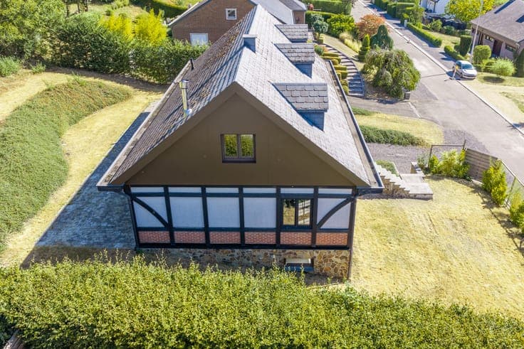 Beautiful villa in a sought-after residential area of Barvau