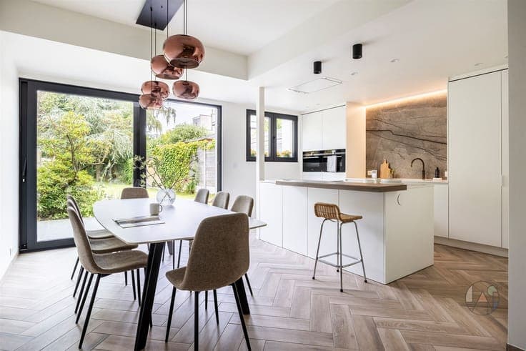SPACIOUS, HIGH-QUALITY FAMILY HOME IN A FANTASTIC LOCATION