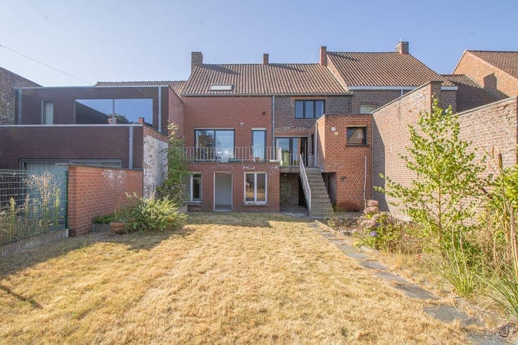 Een ruime gezinswoning (voorheen twee woningen) met 3 sla...