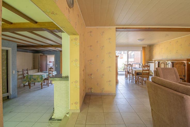Een ruime gezinswoning (voorheen twee woningen) met 3 sla...