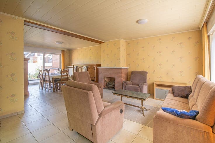 Een ruime gezinswoning (voorheen twee woningen) met 3 sla...