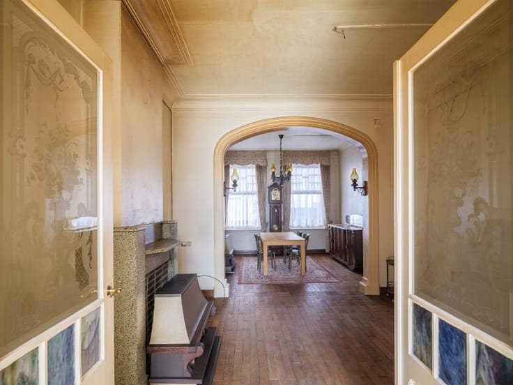 Characterful interwar residence with an exceptional city ...