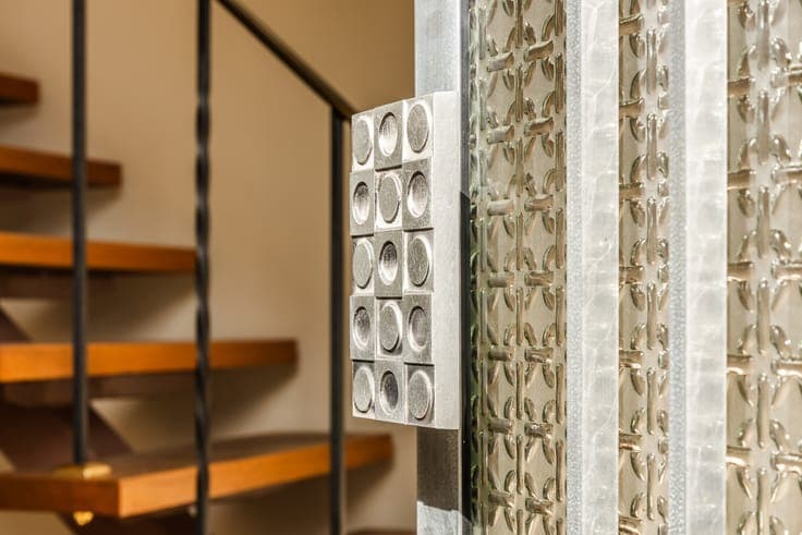 Te renoveren halfopen woning met diepe tuin