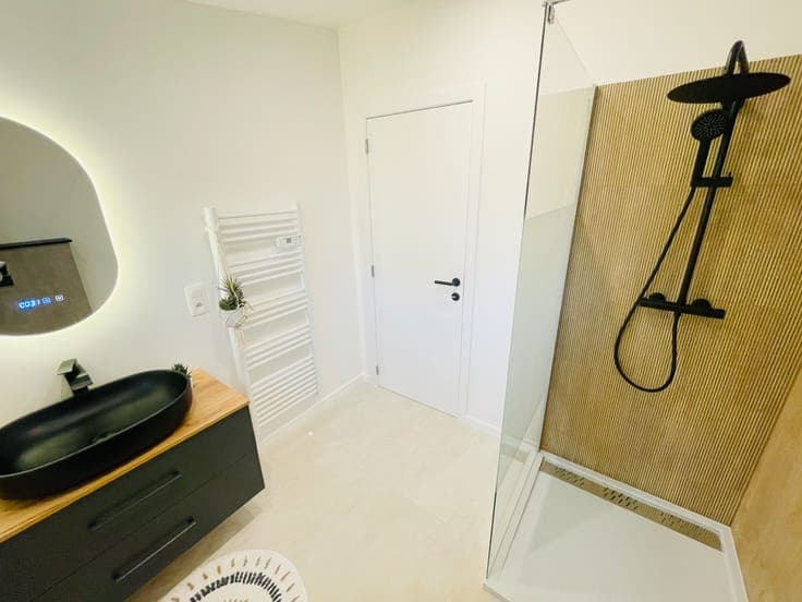 Superb semi-detached 3-bedroom home