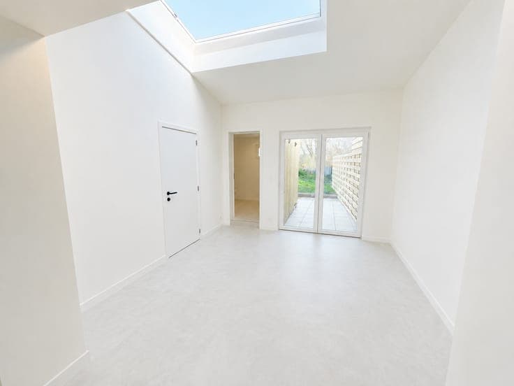 Superb semi-detached 3-bedroom home