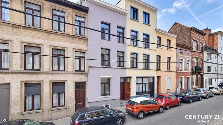 "Two-family" house with terrace