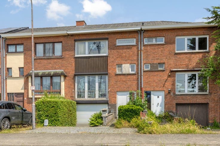 House to renovate, garage and garden, 155 m², in Sint-K-W!