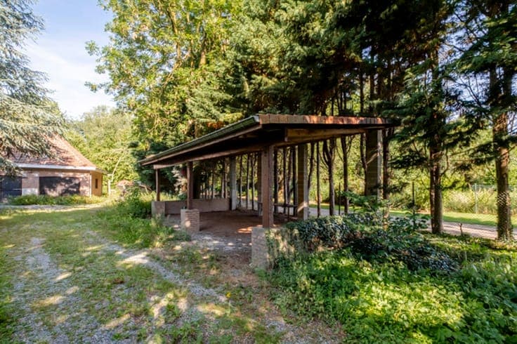 Villa à rénover avec piscine - Opportunité rare !