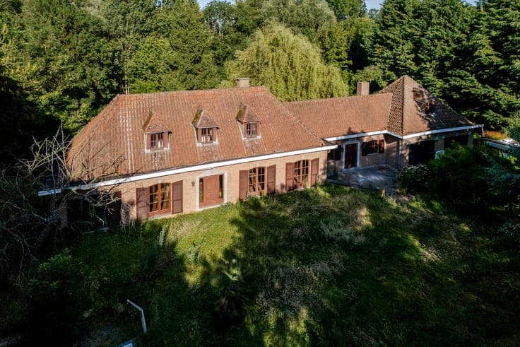 Villa à rénover avec piscine - Opportunité rare !