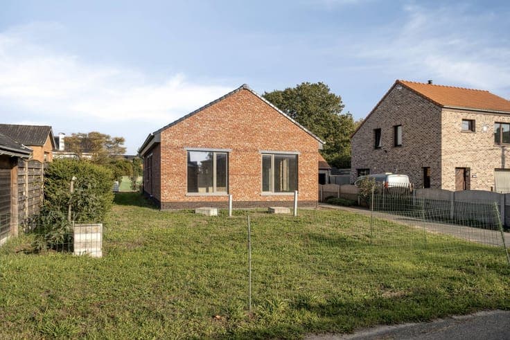 Detached, single-storey house with potential in Maldegem